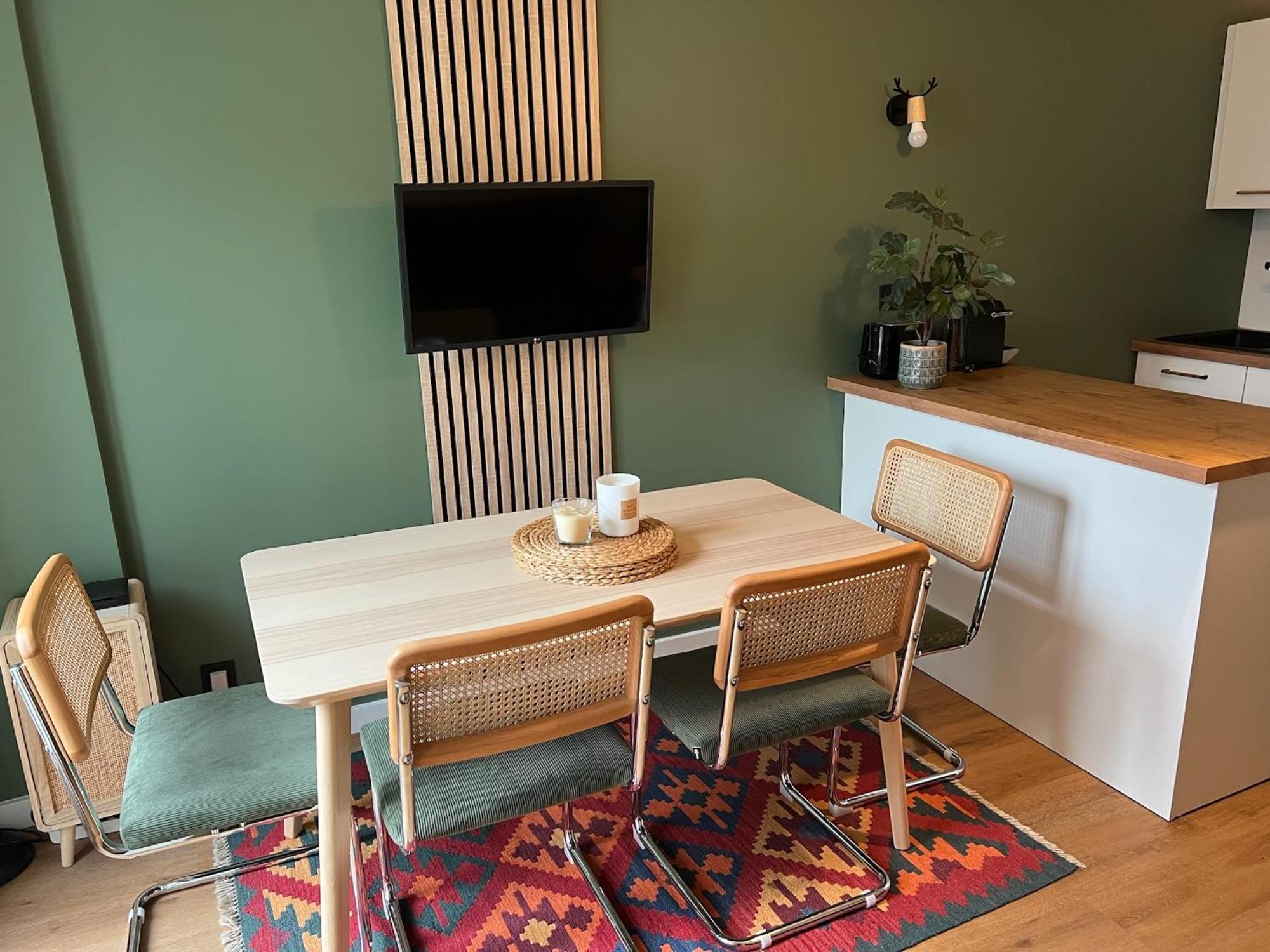 Appartamento Sacaron24, T2 Bis, Centre Luchon, Wifi, Parking Bagnères-de-Luchon Esterno foto